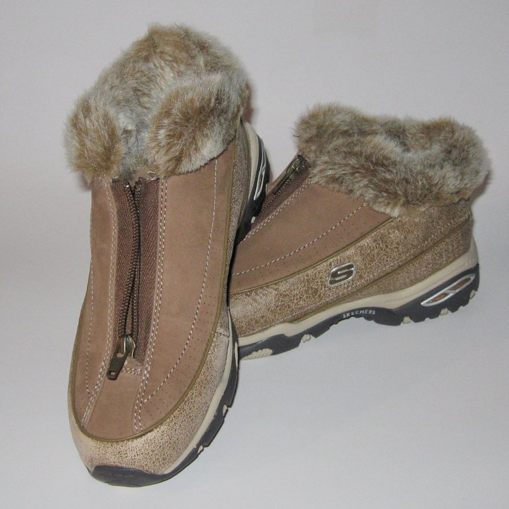 Skecher's Sport Suede and Faux Fur Lined Ankle Boots [BRAND NEW]